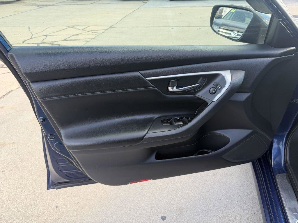 Used 2017 Nissan Altima 2.5 SR image 9