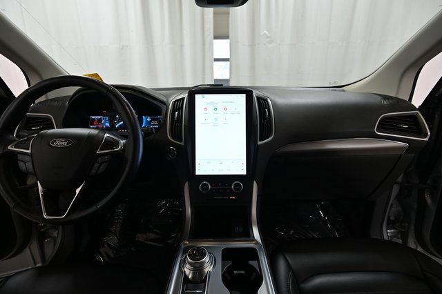 Used 2022 Ford Edge SEL image 2