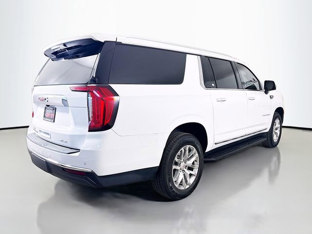 Used 2022 GMC Yukon XL SLT w/ SLT Premium Package image 10