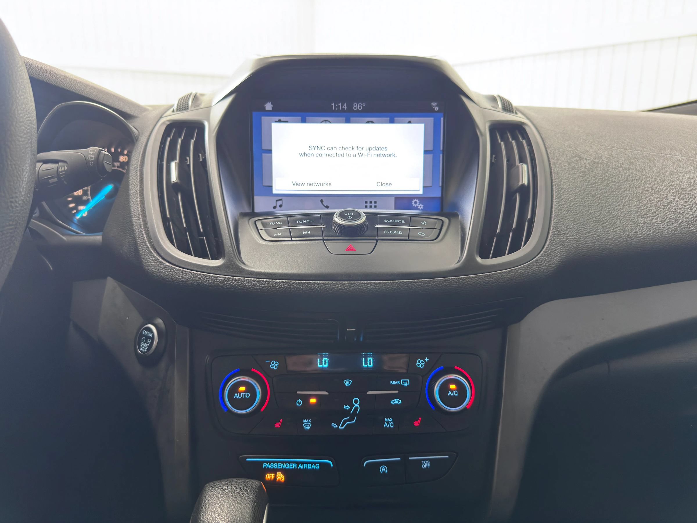 Used 2019 Ford Escape SE FWD image 18
