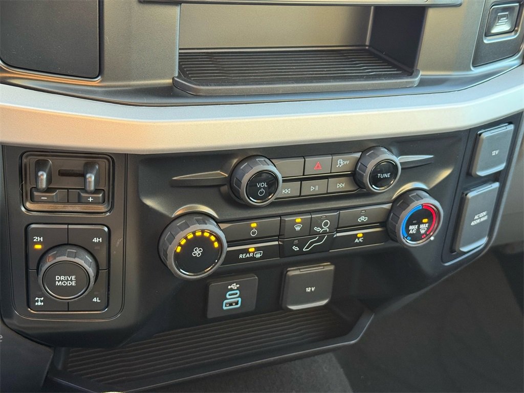 New 2026 Ford F250 XLT w/ FX4 Off-Road Package image 16