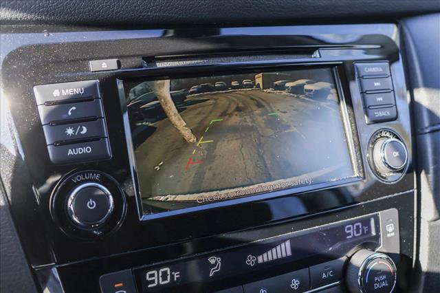 Used 2019 Nissan Rogue SV image 18