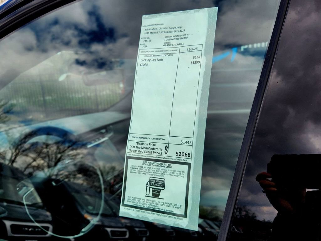 New 2025 Jeep Grand Cherokee L Laredo image 29