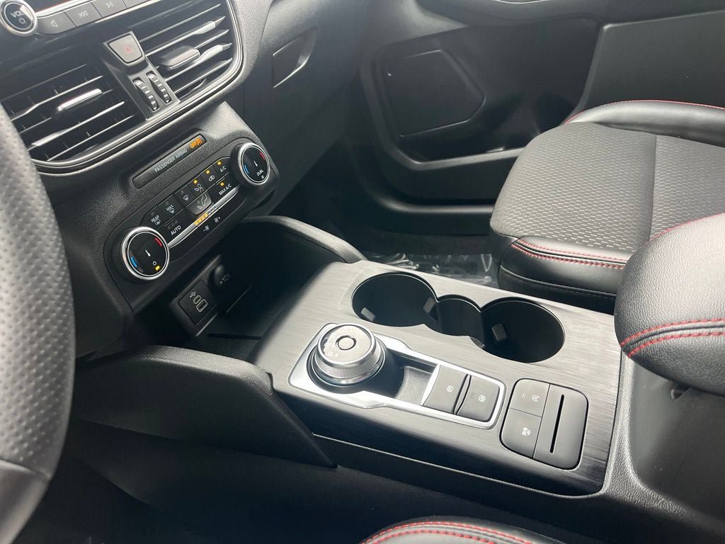 Certified 2026 Ford Escape ST-Line AWD/4WD image 31