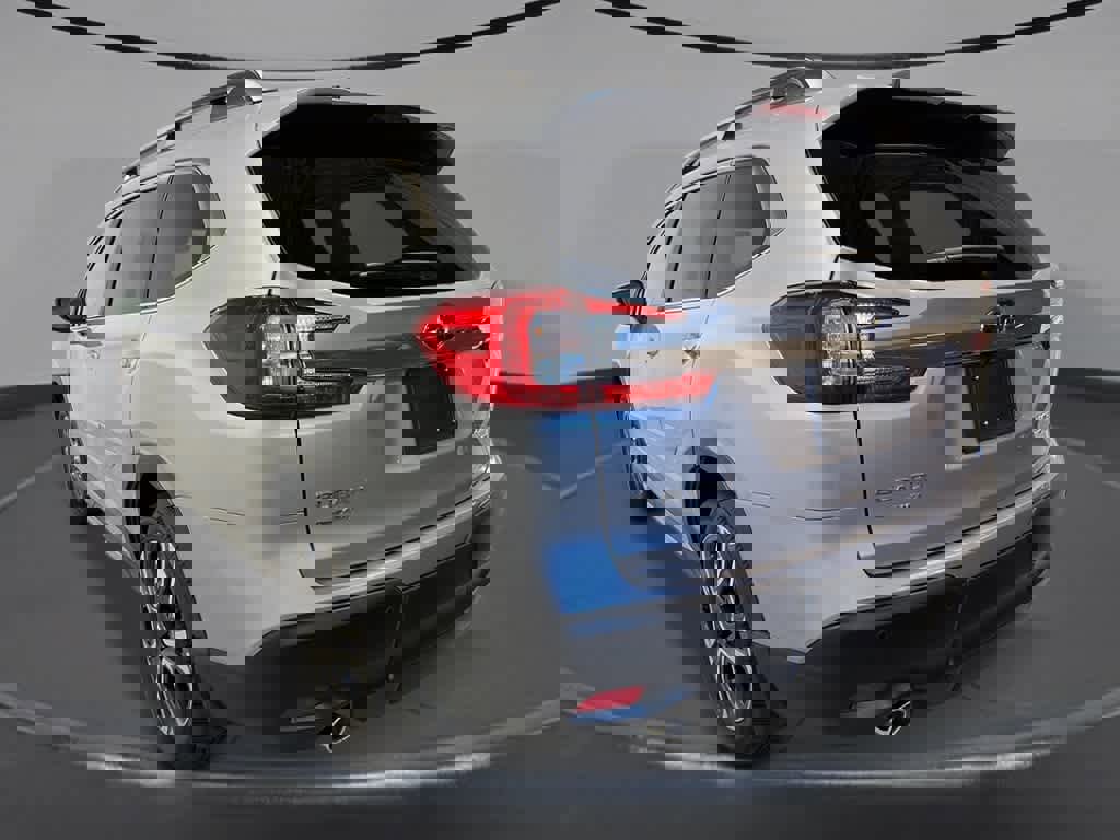 New 2025 Subaru Ascent Limited image 3