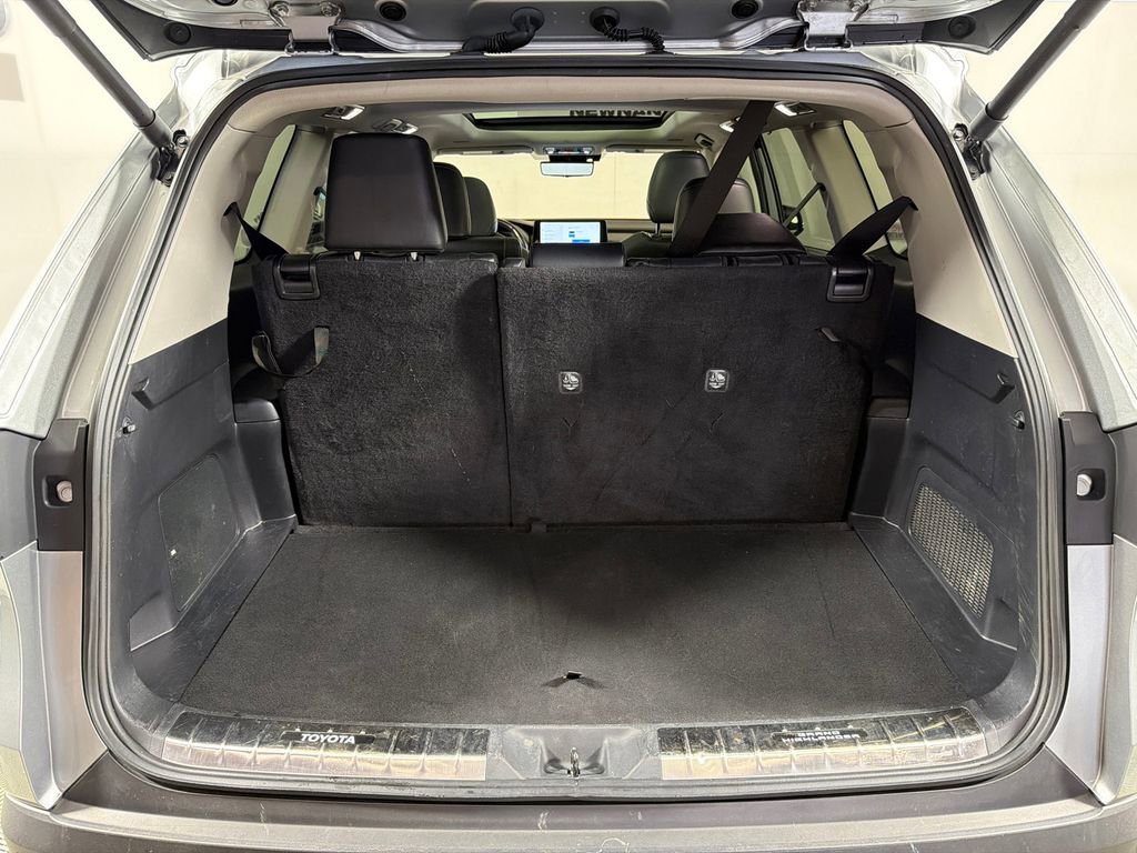 Used 2024 Toyota Grand Highlander Platinum image 19