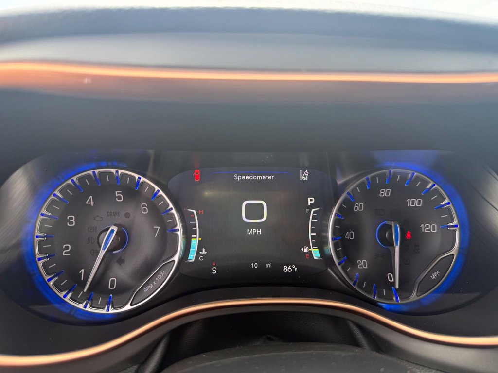 New 2027 Chrysler Pacifica Pinnacle w/ Theater Group FWD image 22