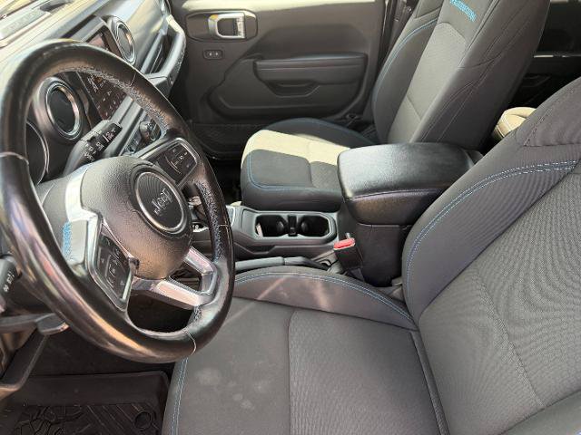 Used 2023 Jeep Wrangler Unlimited Rubicon 4xe w/ Cold Weather Group AWD/4WD image 10