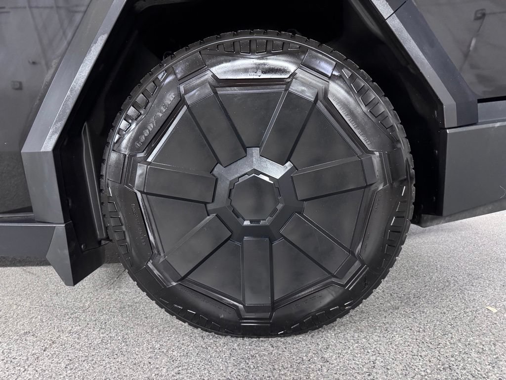 Used 2024 Tesla Cybertruck Cyberbeast AWD/4WD image 18