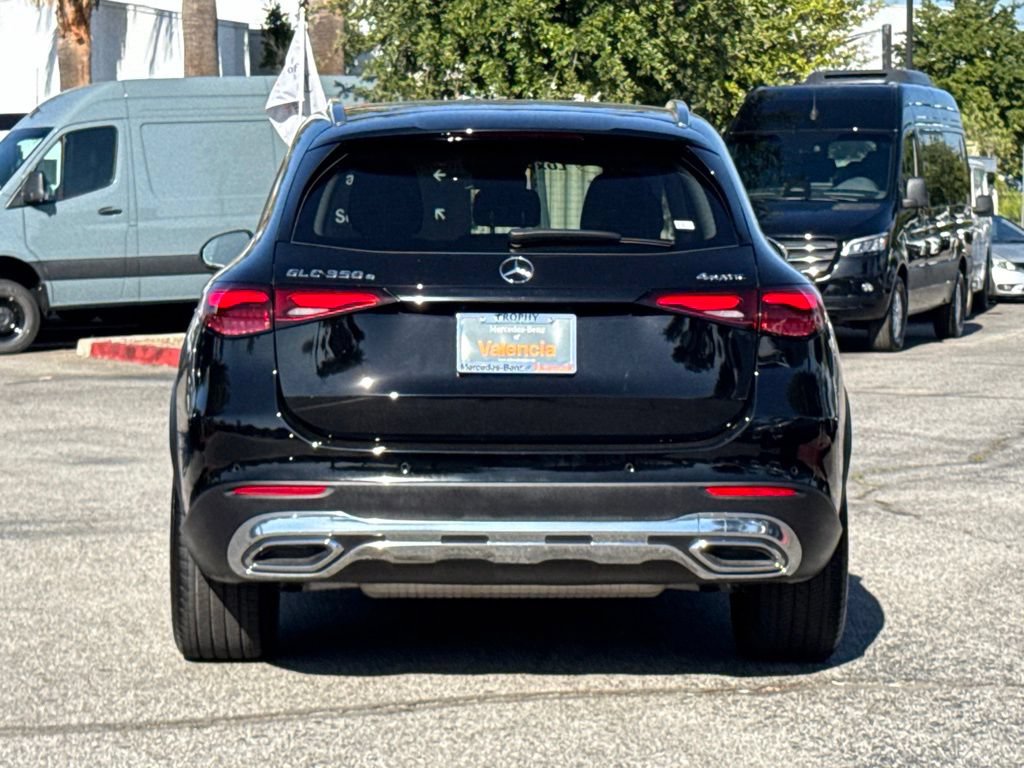 Used 2025 Mercedes-Benz GLC 350e 4MATIC image 10