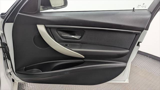 Used 2018 BMW 320i xDrive Sedan AWD/4WD image 21