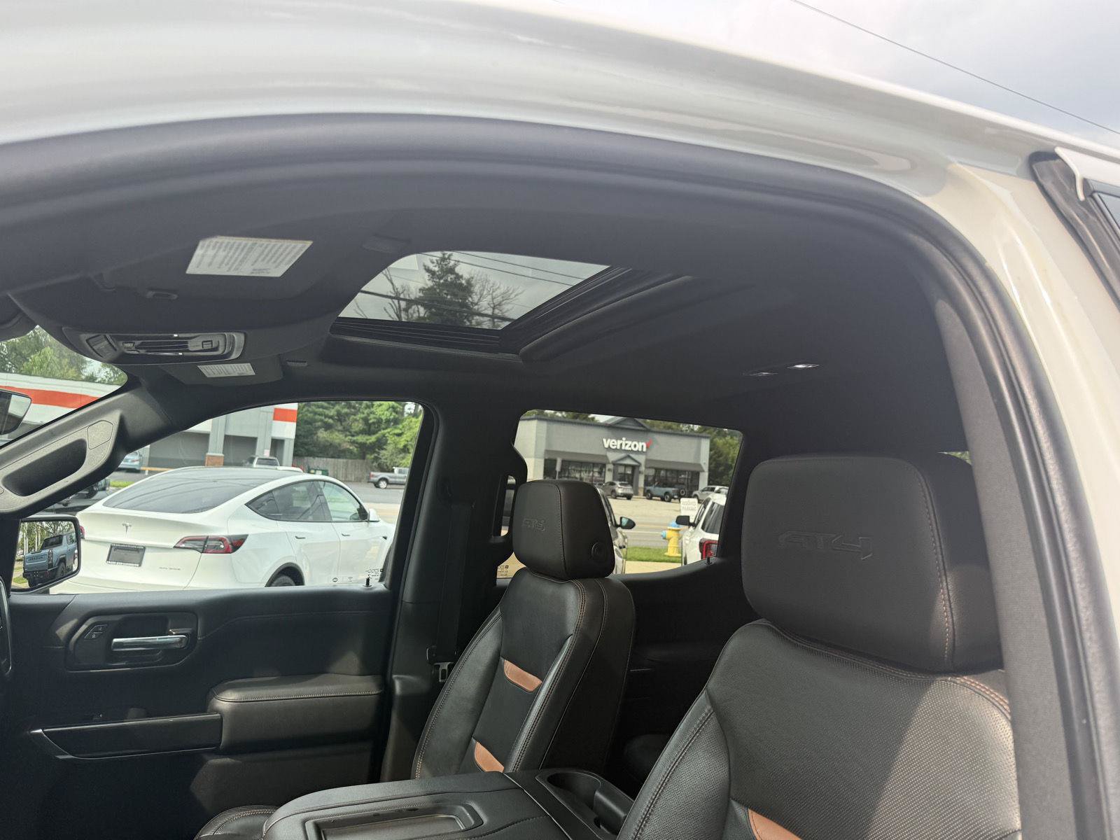 Used 2019 GMC Sierra 1500 AT4 w/ Technology Package AWD/4WD image 26