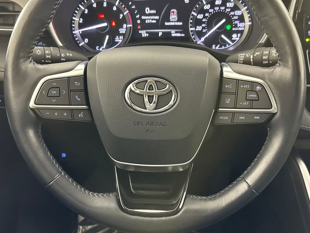 Used 2020 Toyota Highlander Limited AWD/4WD image 32