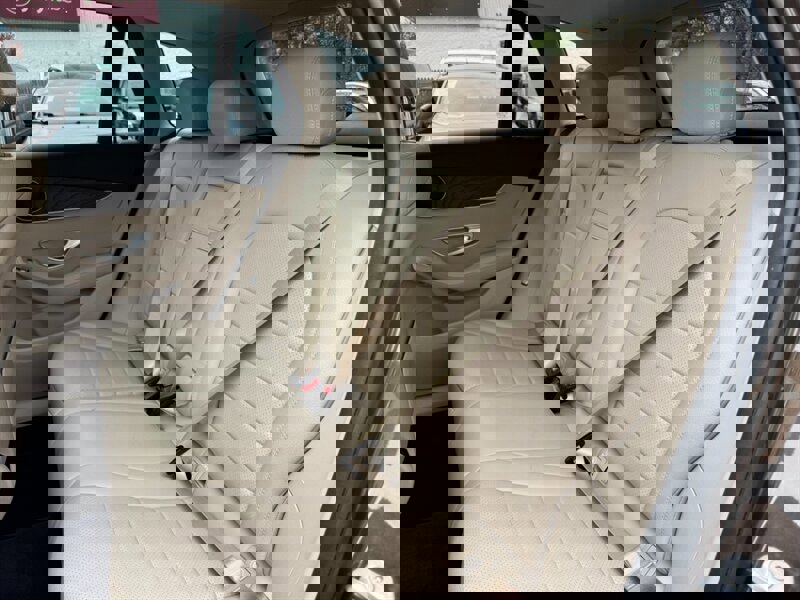 Used 2018 Mercedes-Benz GLC 300 4MATIC w/ Premium Package image 36