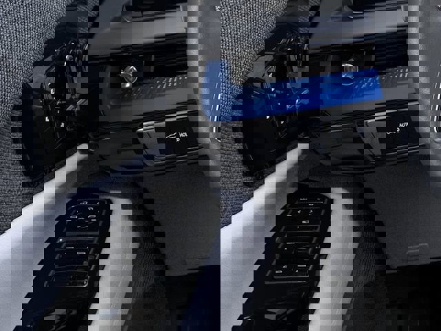 New 2026 Cadillac Optiq Luxury 1 image 22