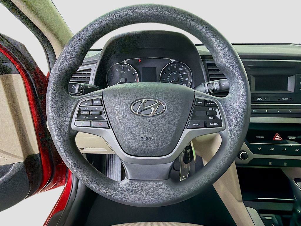 Used 2018 Hyundai Elantra SE w/ Cargo Package FWD image 13