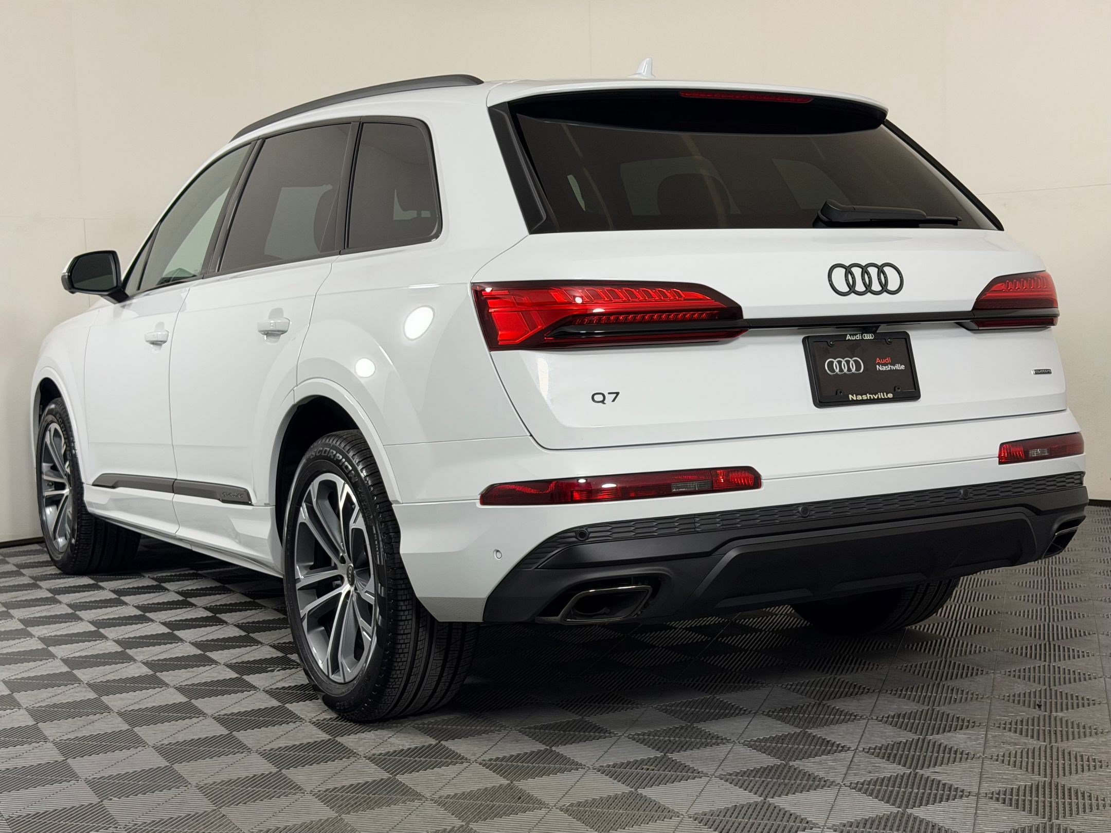 Certified 2026 Audi Q7 2.0T Premium AWD/4WD image 3