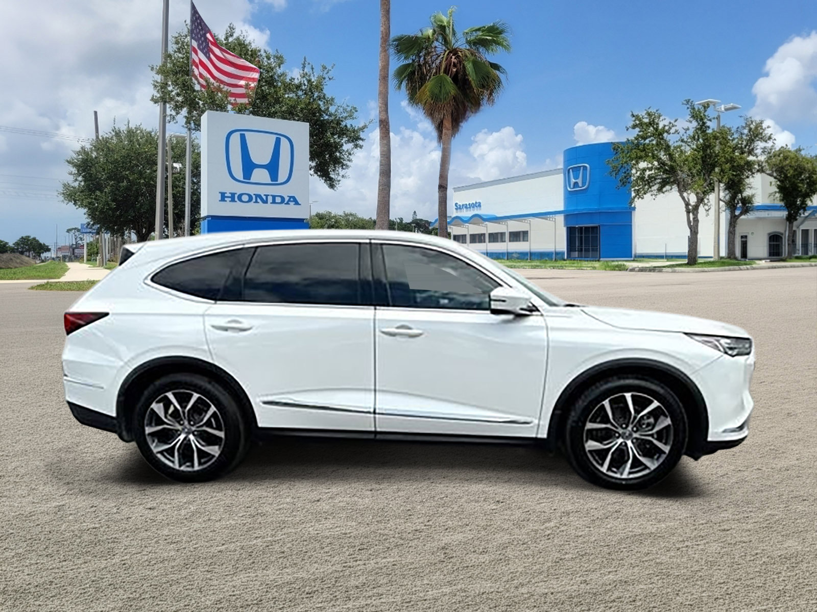 Used 2023 Acura MDX FWD w/ Technology Package image 2
