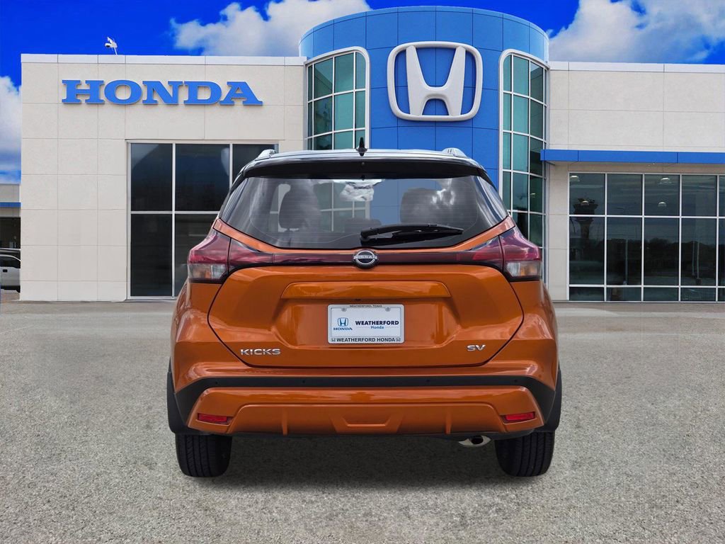 Used 2024 Nissan Kicks SV FWD image 4