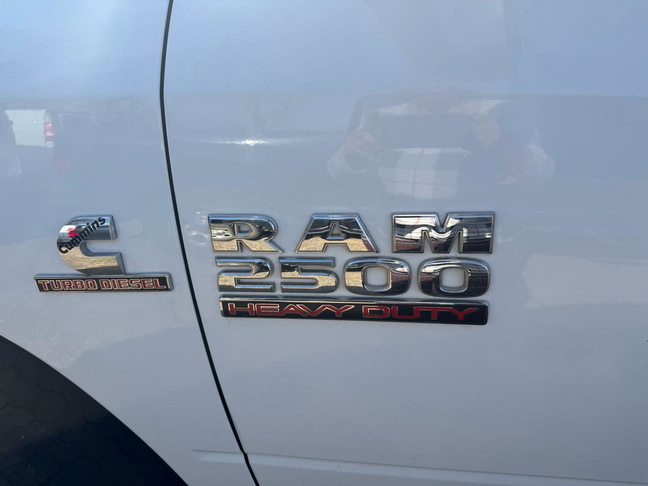 Used 2018 RAM 2500 SLT w/ Luxury Group image 16