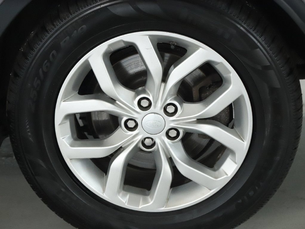 Used 2017 Land Rover Discovery SE AWD/4WD image 42