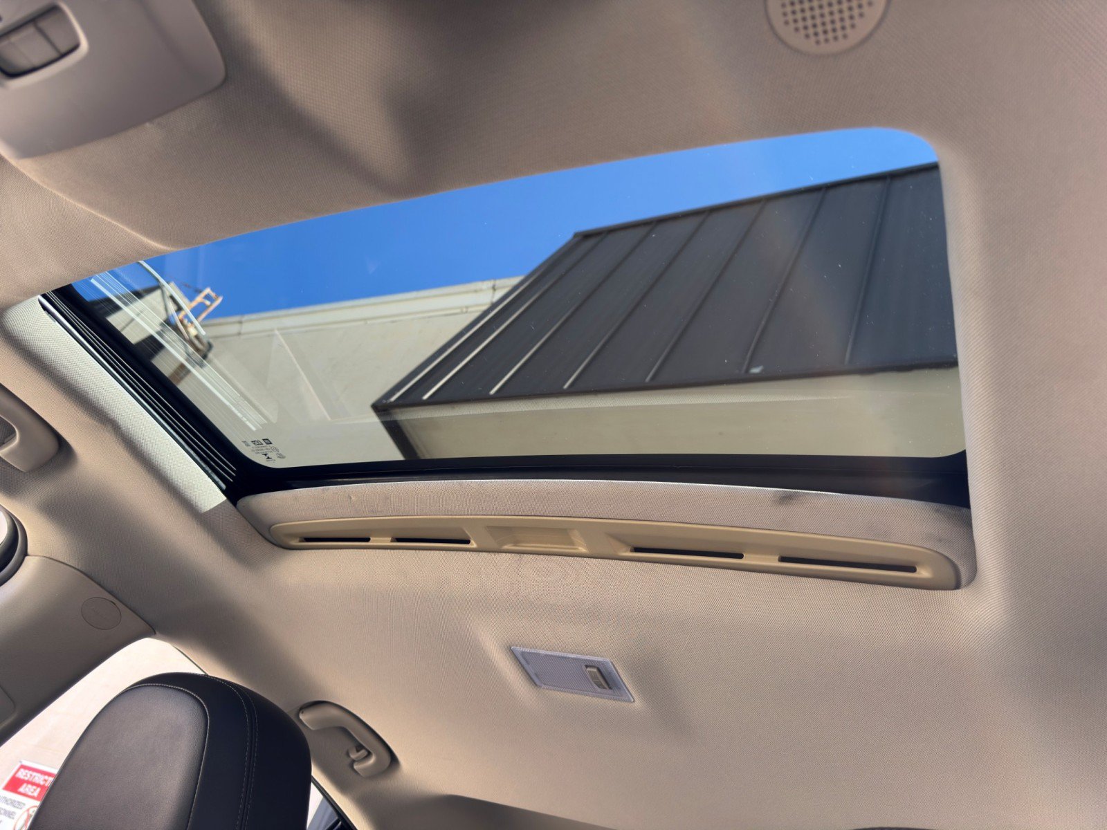 Used 2019 Buick Encore Essence FWD image 11