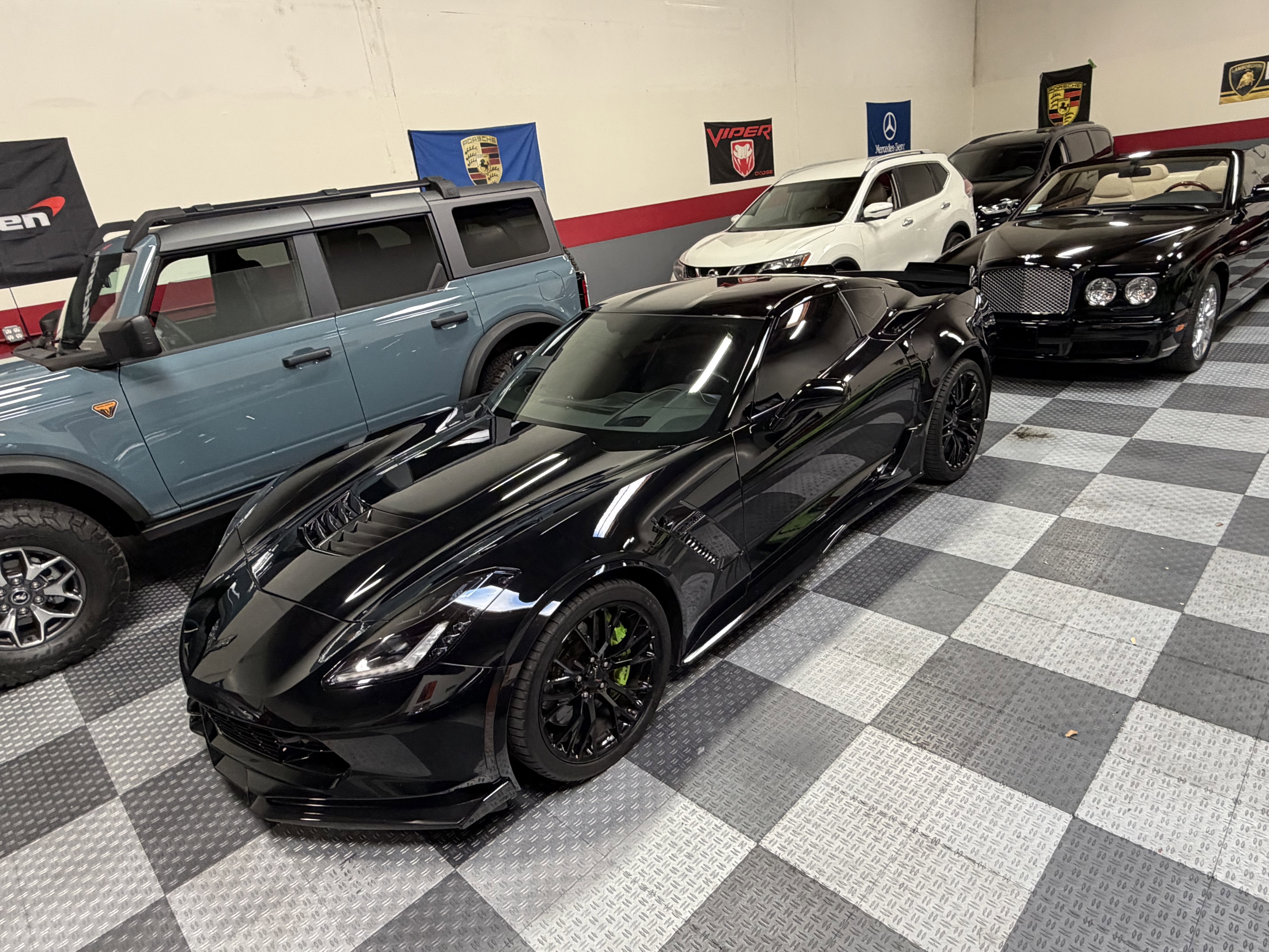 Used 2016 Chevrolet Corvette Z06 w/ 3LZ Preferred Equipment Group image 23