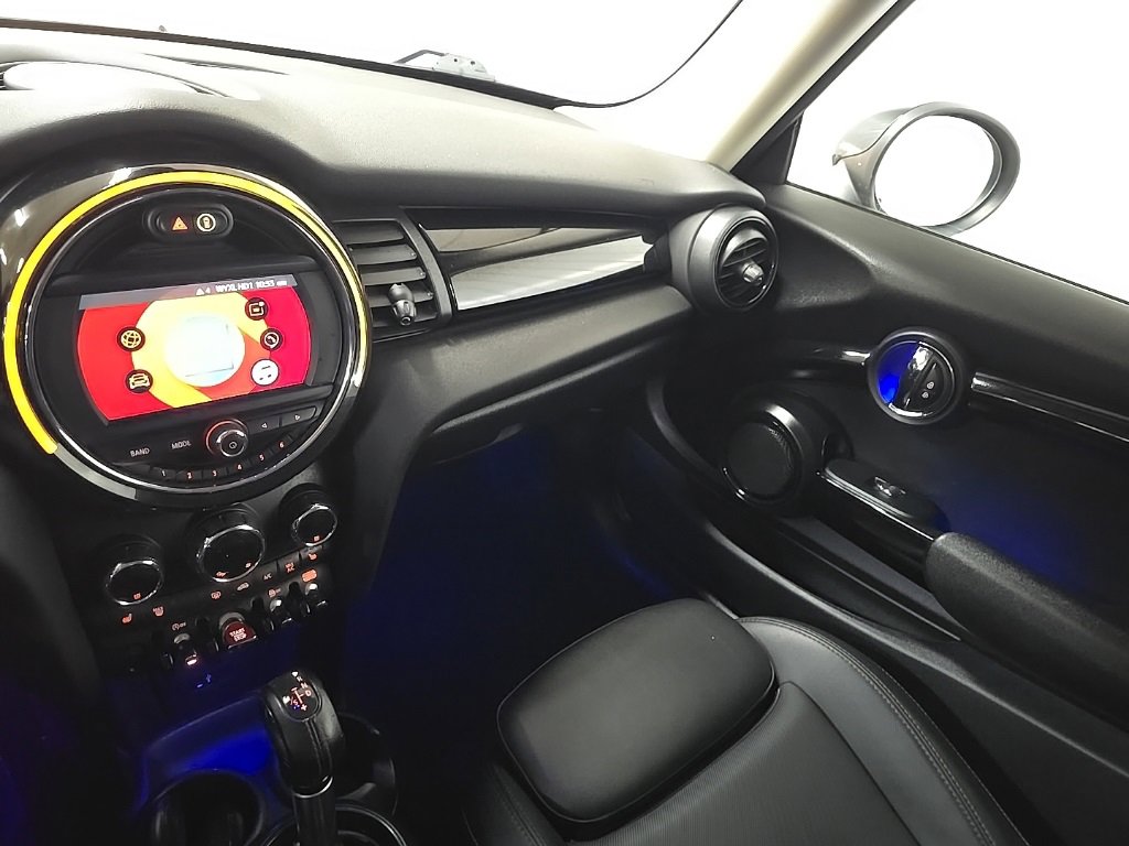 Used 2019 MINI Cooper S image 23