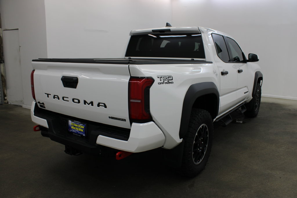 Used 2025 Toyota Tacoma TRD Off-Road AWD/4WD image 5