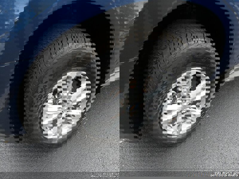 Used 2017 Chevrolet Equinox LT w/ Convenience Package image 19