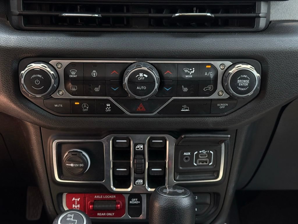 Used 2024 Jeep Wrangler Unlimited Sport AWD/4WD image 39