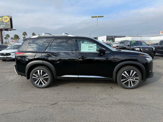 New 2025 Nissan Pathfinder Platinum image 7