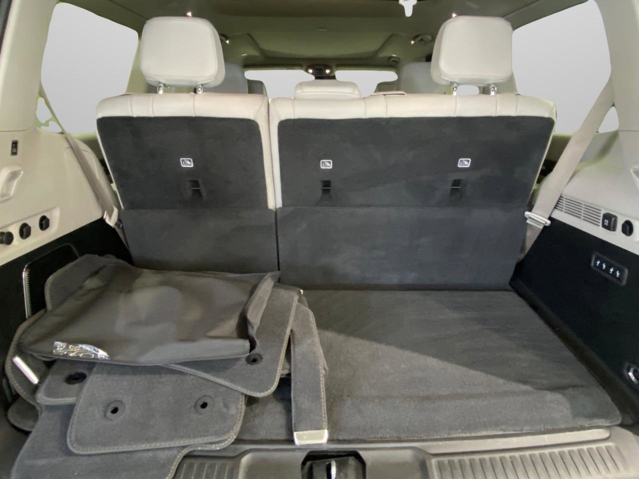 Used 2022 Jeep Wagoneer Series III w/ Premium Group I image 29