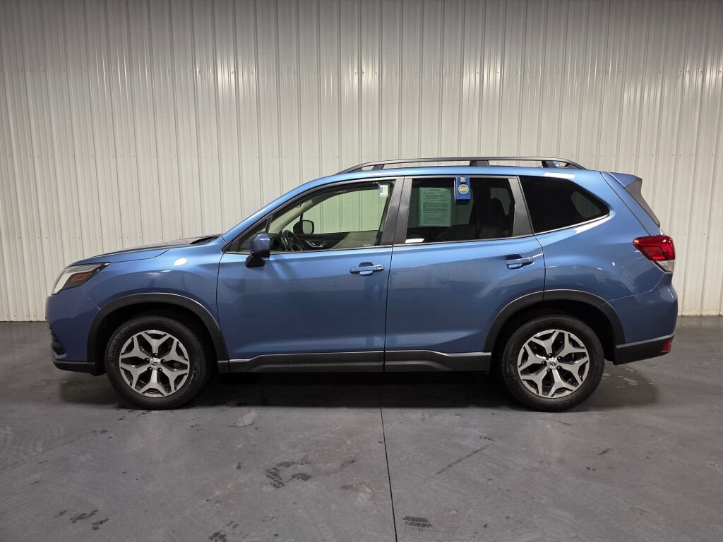 Used 2023 Subaru Forester Premium AWD/4WD image 4