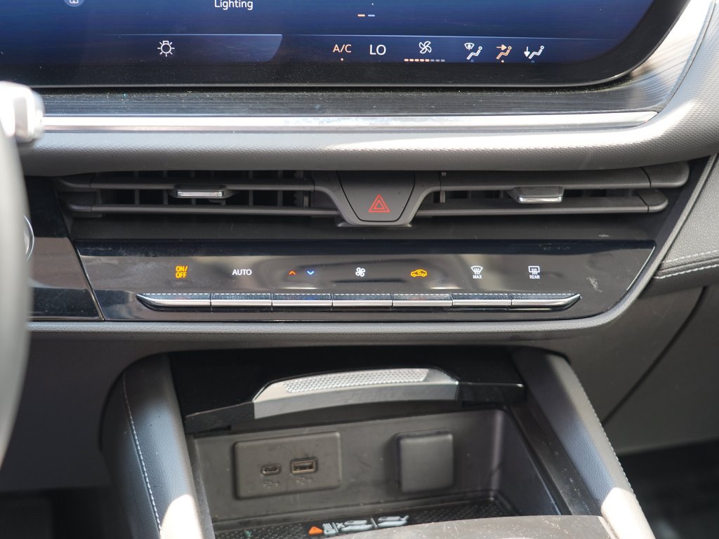 Certified 2024 Buick Envision Preferred AWD/4WD image 26
