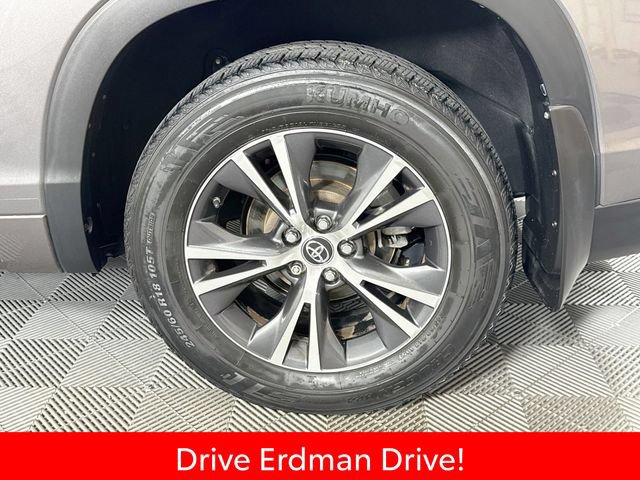 Certified 2018 Toyota Highlander Plus AWD/4WD image 4