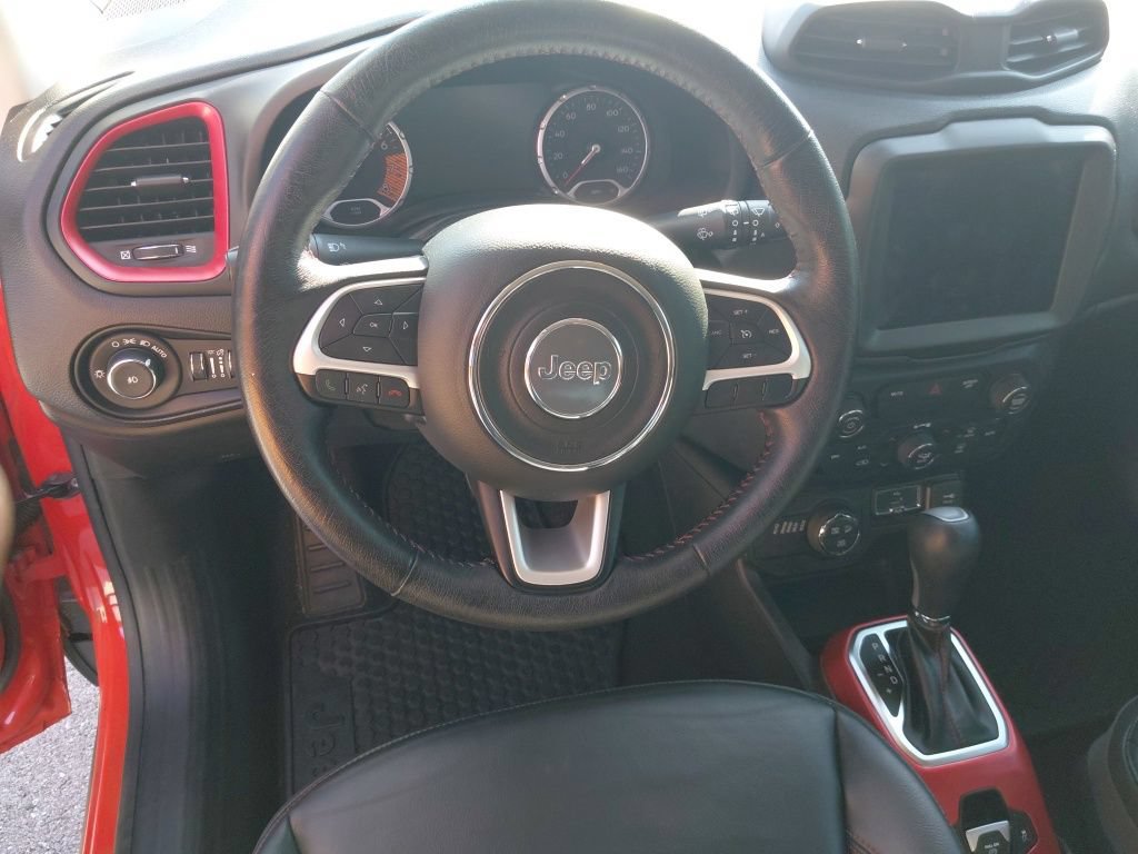 Used 2020 Jeep Renegade Trailhawk w/ Premium Leather Group AWD/4WD image 18