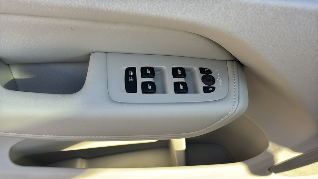 New 2027 Volvo XC60 B5 Ultra AWD/4WD image 13