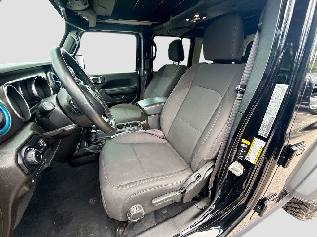 Used 2023 Jeep Wrangler Unlimited w/ Sun & Screen Package AWD/4WD image 23