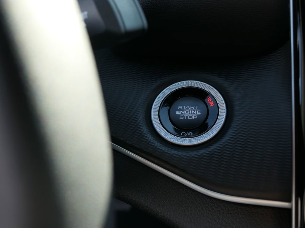 Used 2025 Jeep Grand Cherokee Laredo X w/ Luxury Tech Group I image 14