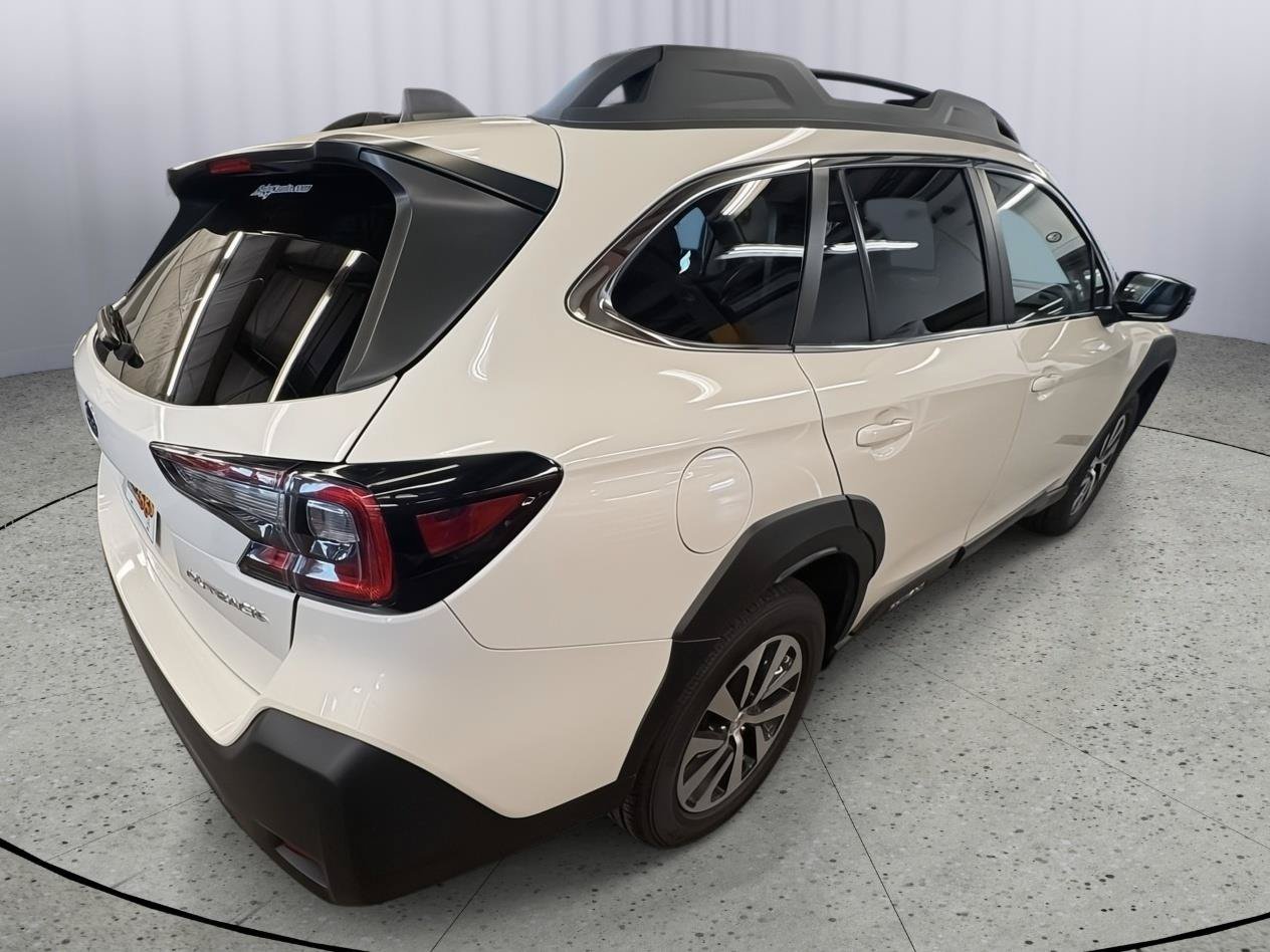 Used 2024 Subaru Outback Premium AWD/4WD image 5