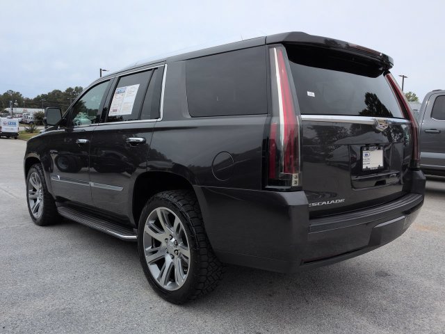 Used 2015 Cadillac Escalade Luxury AWD/4WD image 6