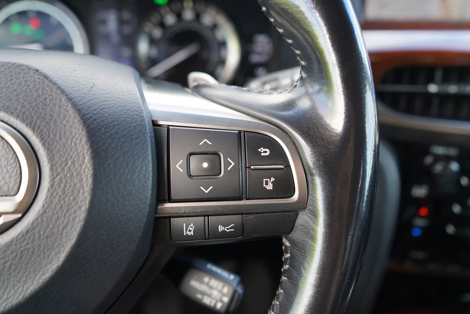 Used 2016 Lexus LX 570 4WD image 14