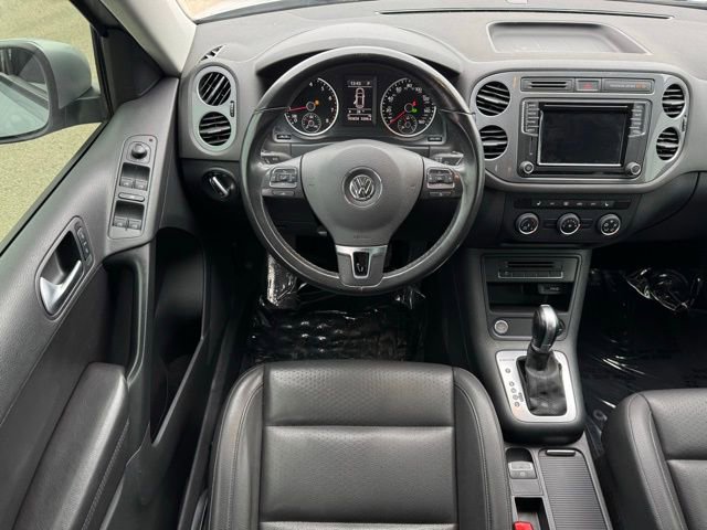 Used 2017 Volkswagen Tiguan S image 4