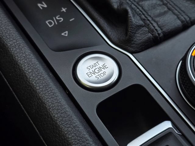 Used 2018 Volkswagen Atlas SEL AWD/4WD image 26