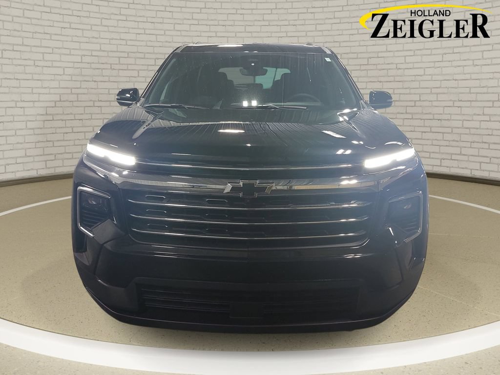 Used 2026 Chevrolet Traverse LT w/ Driver Confidence Package AWD/4WD image 2