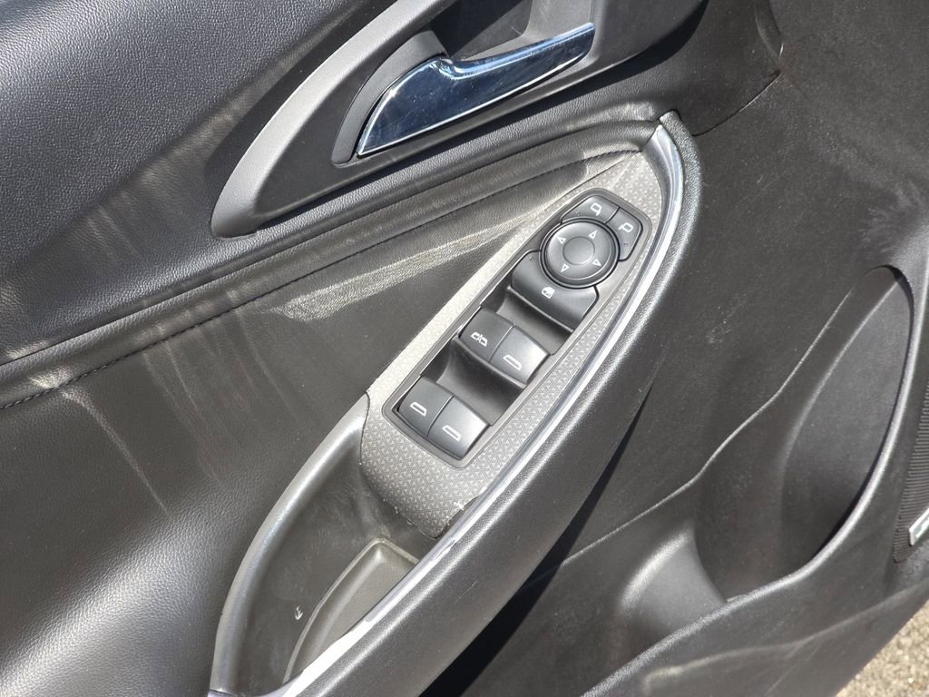 Used 2016 Chevrolet Malibu LT w/ Leather Package FWD image 24