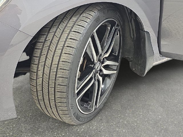 Used 2017 Honda Accord Touring image 32