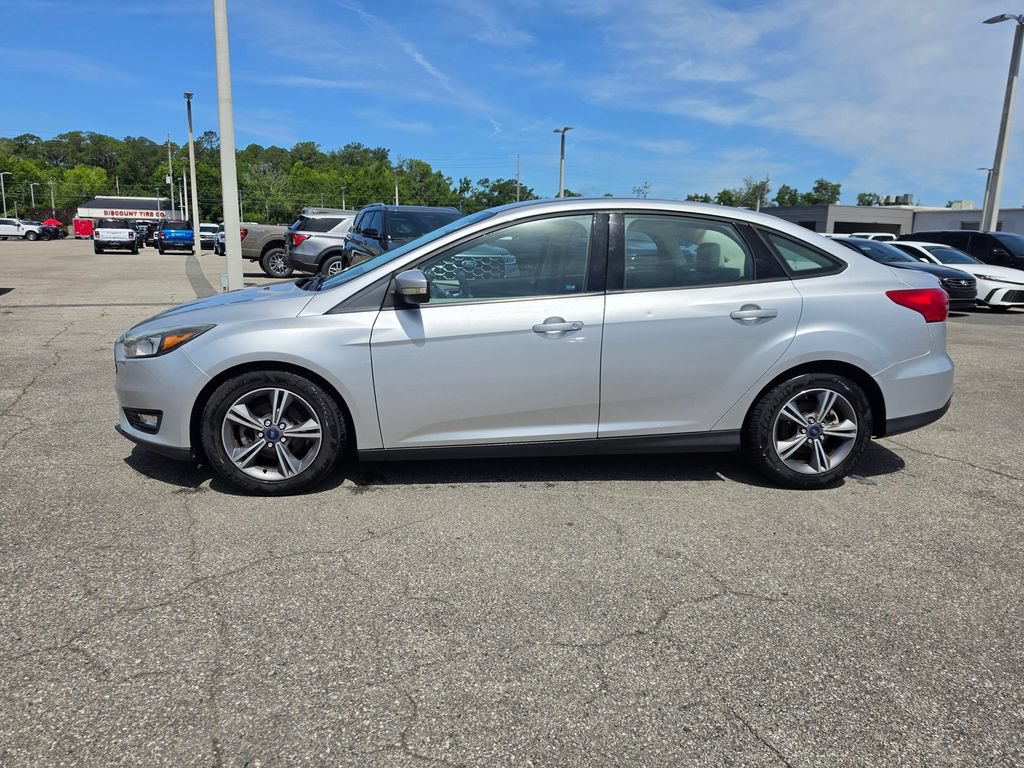 Used 2017 Ford Focus SE FWD image 8