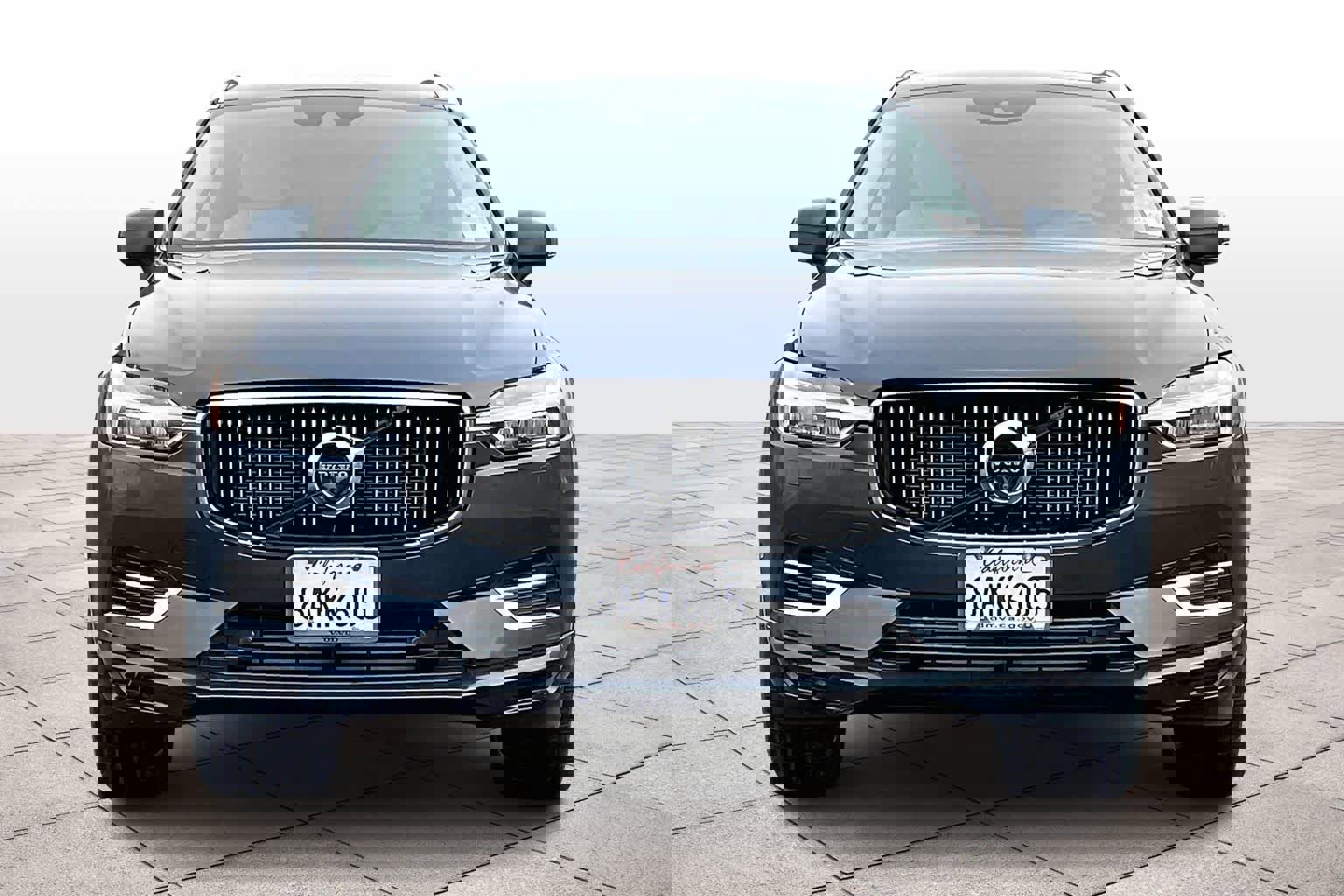 Used 2018 Volvo XC60 T8 Inscription w/ Advanced Package image 3